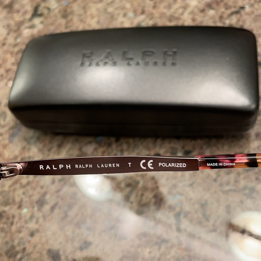 Brown lenses and Tortoise frame - Picture 5 of 9